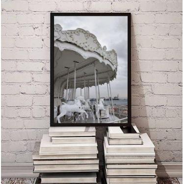 Imagem de Quadro Decorativo Fotografia Branca Carrossel 24x18cm - com vidro - Qu