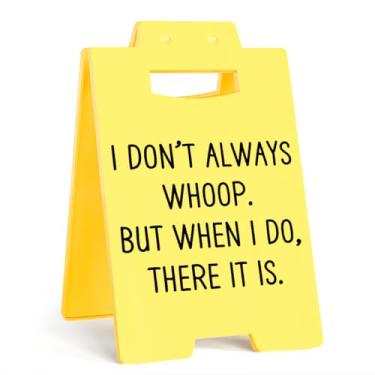 Imagem de Placas de mesa engraçadas para escritório "I Don't Always Whoop, But When I Do, There It is" Placa de decoração de escritório para mulheres e homens, presente de colega de trabalho, acessórios para