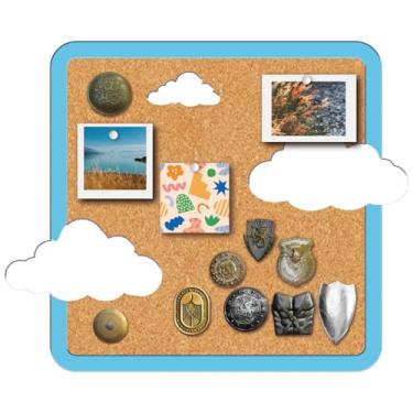 Imagem de CRASPIRE Quadro quadrado de cortiça emoldurado com quadro de avisos em nuvem, 24 x 20 cm, quadro de cortiça decorativo de madeira, montado na parede, broche de memória, suporte de lapela