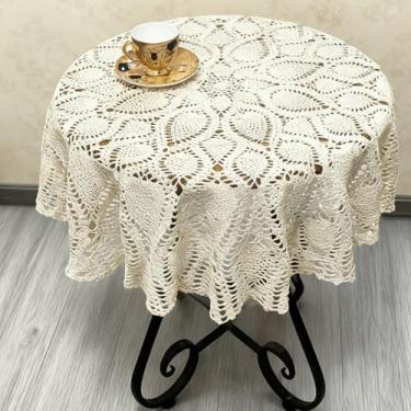 Imagem de USTIDE Toalha de mesa redonda de crochê bege feita à mão 94 cm – capa de mesa redonda de algodão de renda vintage para jantar de férias, ação de graças e decoração de fazenda