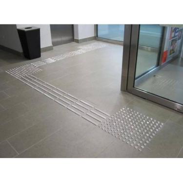 Imagem de Piso Tátil Alerta Inox Parafusados Elementos Soltos Ml
