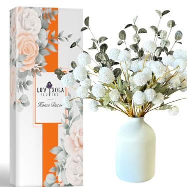 Imagem de Flores Kiku falsas brancas com eucalipto (kiku branco + eucalipto verde)