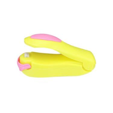 Imagem de Mini Seladora para Plástico Practical Life Amarelo Tpc para Vedar Embalagens em ABS com Ímã Amarelo