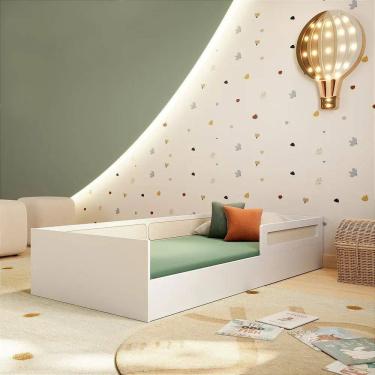 Imagem de Cama Montessoriana com Grades e Tela em Rattan Divertidamente Branco