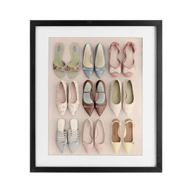 Imagem de Stupell Industries Beatrice's Closet Shoes Impressão emoldurada preta sob vidro, design por Annabelle Hall, 40 x 33