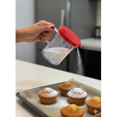 Imagem de Polvilhador com Tampa – Tamanho Médio 250g | Tapioca Queijo Açucar Sal