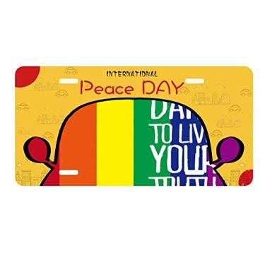 Imagem de DIYthinker Placa de licença Live Your Truth LGBT com bandeira de arco-íris para decoração de carro, dia da paz