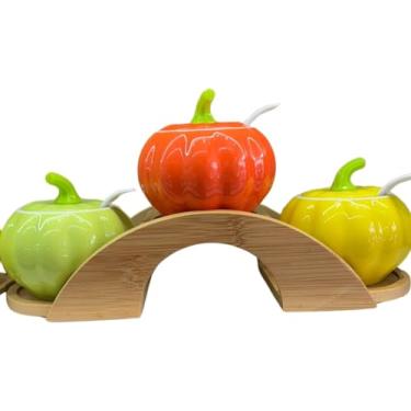 Imagem de Jogo de 3 Porta Temperos em Porcelana, Saleiro Formato de Vegetal, Base de Madeira, Com Colher de Porcelana, Saleiro Sofisticado de Luxo, Kit com 3 Porta Condimentos (Porta Condimento 3)