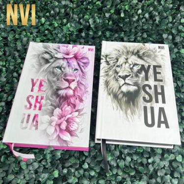 Imagem de Kit NVI Casal Cristão 2 Bíblias Evangélicas Yeshua Branca e Yeshua Flo