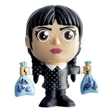 Imagem de Wandinha com Peixes Família Addams Netflix - Fandom Box