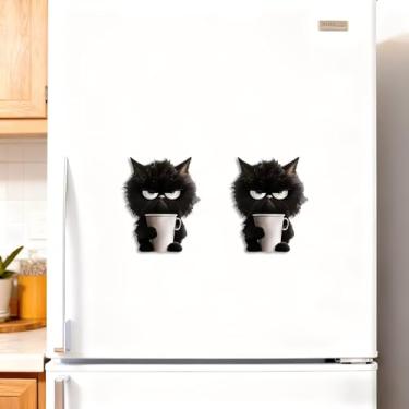 Imagem de Conjunto de ímãs de geladeira de acrílico de gato preto rabugento 2 peças de gato fofo segurando copo magnético com ímã forte para decoração de cozinha, quadro branco, armário, decoração de ímã de