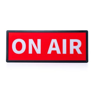 Imagem de NPW Luz retrô de LED On Air, luz de estúdio de gravação (Youtube, podcast, Twitch, chamadas de zoom, escritório, WFH, streaming, transmissão), alimentada por USB, suporte de parede ou mesa