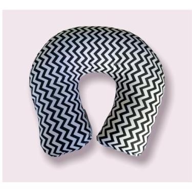Imagem de Almofada de Pescoço em Tricoline,Travesseiro de Viagem 30x33 cm, 250g, Enchimento em Fibra Siliconada (Zig Zag Preto)