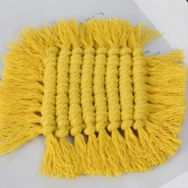 Imagem de Porta-copos de renda feitos à mão Porta-copos quadrados de tecido de algodão com borlas tapetes de mesa grossos (8 pacotes), adequado para decoração de mesa de copo, estudo, sala de estar, cafeteria