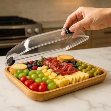 Imagem de Bandeja Grande de Bambu com Tampa – Tábua para Servir Frios e Petiscos – Com Travas Laterais, Design Natural, Multiuso
