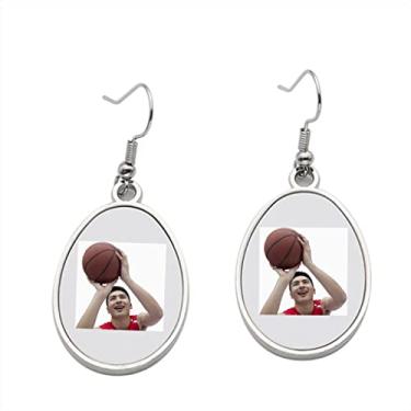 Imagem de Brinco de jogador de basquete alinhando seu tiro – Brincos pendentes para meninas – Presente de festa de aniversário dos namorados, Metal, Sem pedras preciosas
