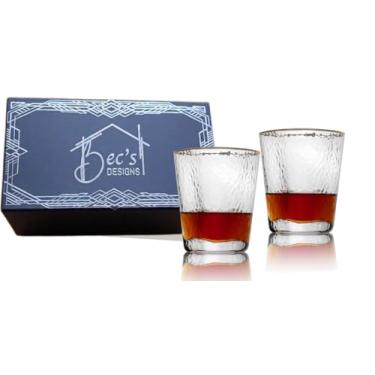 Imagem de Copos de uísque Gold Rim em caixa de presente 283 g em forma triangular de vidro martelado copos de bourbon single malt Scotch Old Fashioned Glass Conjunto de 2 copos de uísque exclusivos presentes de