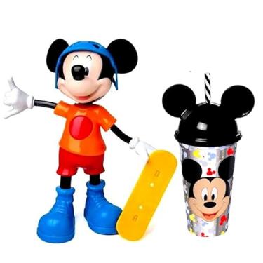 Imagem de Kit do Mickey Boneco Articulado e com Falas Radical Skatista com Copo Skake 500ml Com canudo e Tampa com orelhas Meninos
