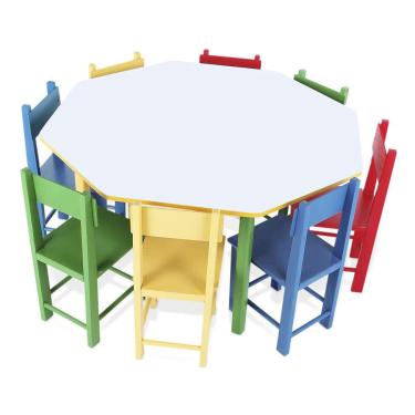 Imagem de Mesa Oitavada Com 8 Cadeiras de Madeira Coloridas
