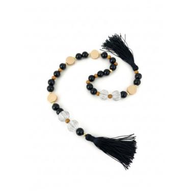 Imagem de colar decorativo de mesa artesanal 1,20m com pedras acrílico cristal e preto, madeira, entremeios dourados e tassel