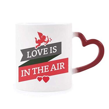 Imagem de Caneca sensível ao calor Dia dos Namorados Love Is In The Air Caneca vermelha que muda de cor