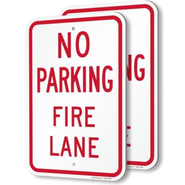 Imagem de SmartSign (Pacote com 2) Placa 'No Parking Fire Lane', 45,7 cm x 30,5 cm, Alumínio ACM de 120 mm, Reflexivo, Resistente ao Desbotamento, Vermelho e Branco, Feito nos EUA