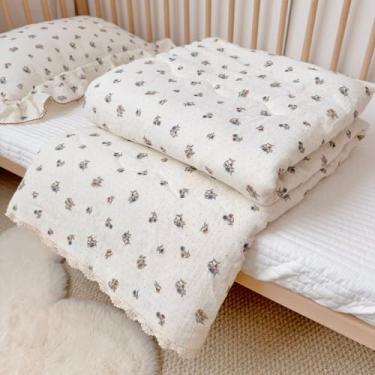 Imagem de BuLuTu Musiln Colcha infantil de algodão solteiro cobertor de cama chique amor-perfeito estampa floral para quarto de meninas, meninos, crianças, macio, respirável, com bordas de renda, 152 x 182 cm