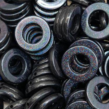 Imagem de Argola Plástico Preto Irisado com Glíter 20mm 50pçs 25g - Macall