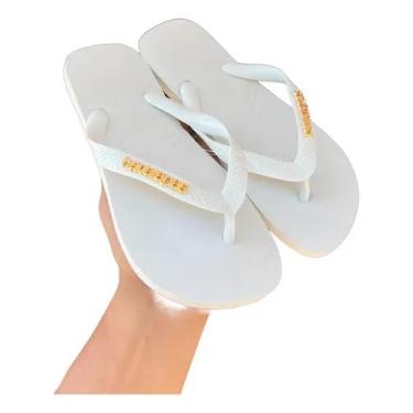 Imagem de Chinelo Havaianas Top Personalizado com Pin de Metal Dourado Cor-Branco-Dourado Tamanho 35-36