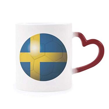 Imagem de Caneca de futebol com bandeira nacional da Suécia sensível ao calor Caneca vermelha que muda de cor