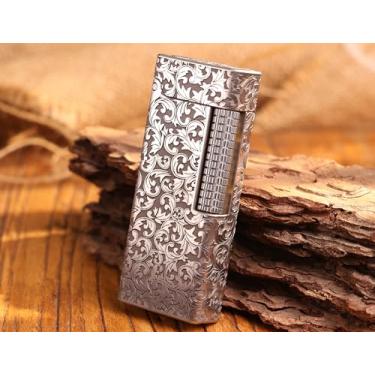 Imagem de WDMART - Isqueiro mecânico de titânio TC4 • Isqueiro de óleo de chama macia retrô • Isqueiros de querosene de chama aberta e fresca, abertura de tampa com um clique • Modelo: Flame Spirit (TC)