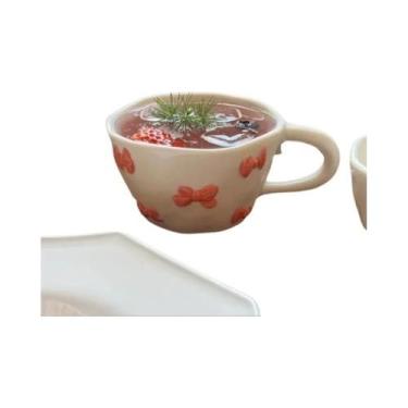 Imagem de Caneca De Café Rosa Com Laço E Margaridas, Desenho À Mão, Cor Irregula