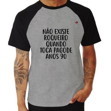 Imagem de Camiseta Raglan Não existe roqueiro quando toca pagode anos 90 - Foca 