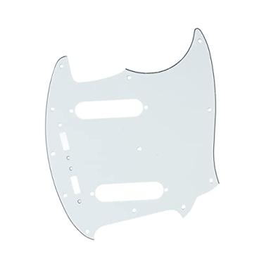 Imagem de Musiclily Pro 12 Furos Escudo Pickguard para Guitarra Fender Mustang Americana, 3 Camadas Pergaminho