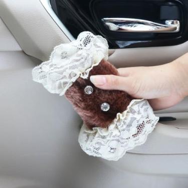 Imagem de MINGZAIQIPEI Conjunto fofo de 2 peças com diamantes de renda de pelúcia capa de alça de carro, luvas de aderência de carro, capa de puxador de porta interna, protetor de alça acessórios interiores