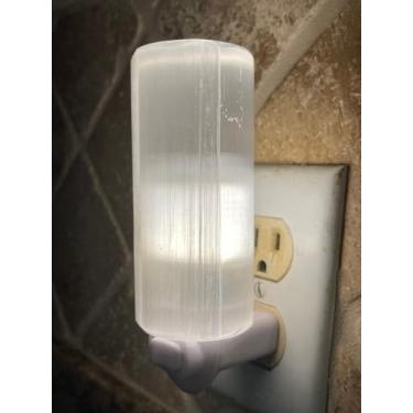 Imagem de GAF TREASURES Luz noturna de cilindro de selenita, plugue de luz noturna de cristal de selenita, harmonizador de cilindro polido de selenita