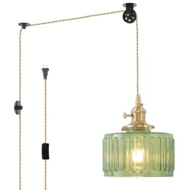 Imagem de Luminária pendente Shenmoyl Plug em latão com abajur de vidro verde