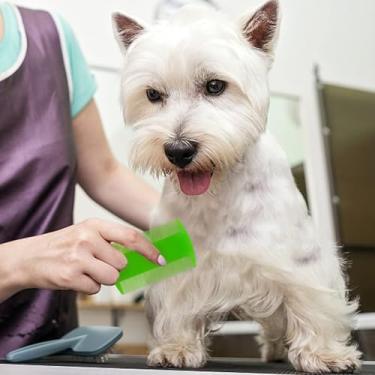 Imagem de Ferramenta de desembaraçamento de pelos de pulgas com dentes finos de dupla face para cães, gatos e pequenos animais para remoção de emaranhados