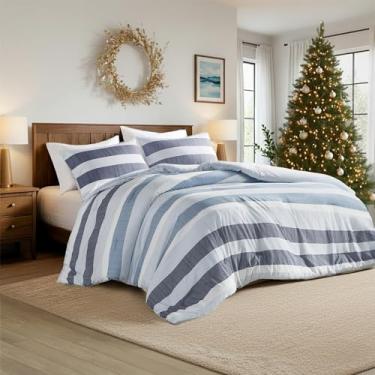 Imagem de Regency Heights Conjunto de edredom e edredom listrado Queen de 3 peças – Roupa de cama reversível de microfibra escovada macia para todas as estações, leve e respirável, lavável na máquina, azul