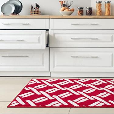 Imagem de Nautica – Tapete tufado | Design de corrente Baize | Decoração moderna para casa | Antiderrapante| Lavável na máquina | Tapete para entrada e corredor | Mede 66 x 114 cm | Vermelho e branco