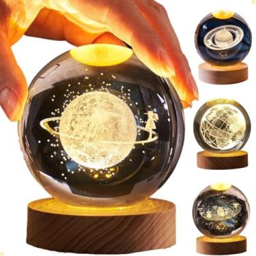 Imagem de Luminária de Mesa Decorativa Bola de Cristal 3D – LED Branco Quente, Base de Madeira, Alimentação USB – Para Quarto, Sala, Presente Criativo