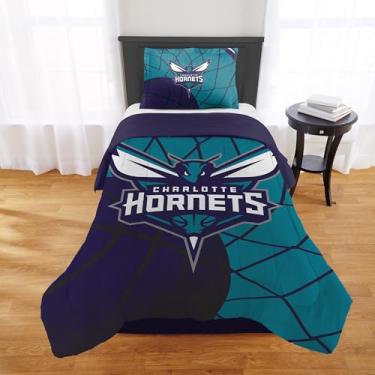 Imagem de NORTHWEST Charlotte Hornets Conjunto de edredom oficialmente licenciado pela NBA – Casal/Queen e Twin/Twin GG – Roupa de cama macia com logotipo do time e fronhas – Conjunto de quarto de fã de