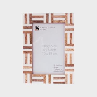 Imagem de Handicrafts Home Moldura para foto de 10 x 15 cm – Design de grade de marquet em resina marrom e branca, moldura de destaque feita à mão para cornija, estante de livros ou exibição de console
