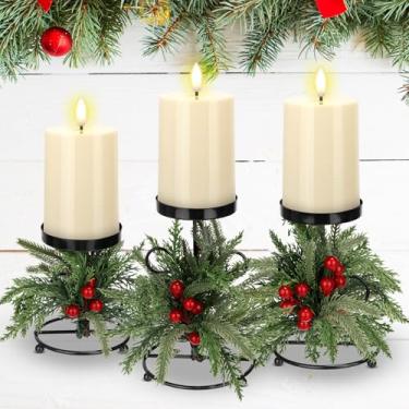 Imagem de Yunlly Conjunto de 3 castiçais de centro de mesa de Natal com luzes sem chama, candelabro adornado com agulha de pinheiro Norfolk para decoração de manto de mesa de Natal em família