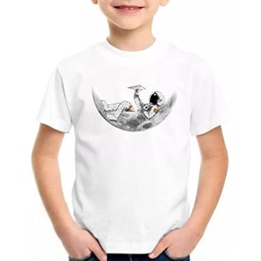 Imagem de Camiseta infantil astronauta deitado na lua camisa espaço Cor:Branco;Tamanho:12