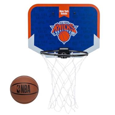 Imagem de Franklin Sports Mini cesta de basquete NBA New York Knicks sobre a porta – Mini cesta de basquete infantil com basquete – Mini argola para fãs da NBA para quarto + escritório – Conjunto de mini