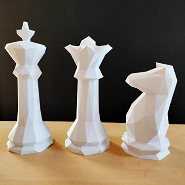 Imagem de Estatuetas Rei, Rainha E Cavalo - Peças decorativas De Xadrez - Decoração Cor:Branco