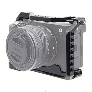 Imagem de Easy Hood Gaiola de câmera para Sony Alpha 7C / A7C / ILCE-7C, estabilizador de equipamento de câmera de vídeo vlog com Cold Shoe, pontos de montagem de 6 mm (1/4") e orifício de localização de 9,5 mm (3/8")