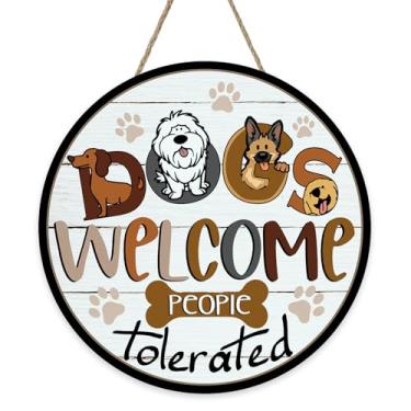 Imagem de Bolisom Dog Welcome People Tolerated Placa de porta da frente, gancho de madeira engraçado com estampa de pata de osso para uso externo, decoração de casa, dono de animais de estimação, presente para