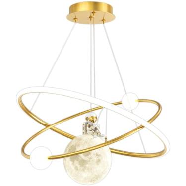 Imagem de Astronauta Crianças Lustre Leite Branco Planeta Lua Pingente Luz Ouro Redondo Anel Lustre Regulável LED Teto Pendurado Lâmpada Para Quarto de Crianças Meninos Meninas Quarto Casa de Brinqued
